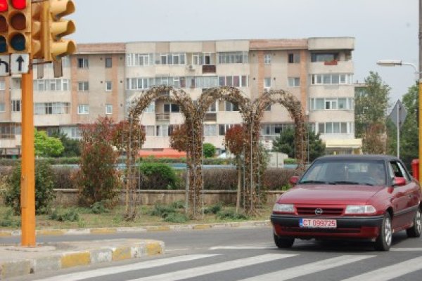 Ce trebuie să cunoaşteţi când circulaţi la intersecţia bulevardului 1 Mai cu strada Caraiman
